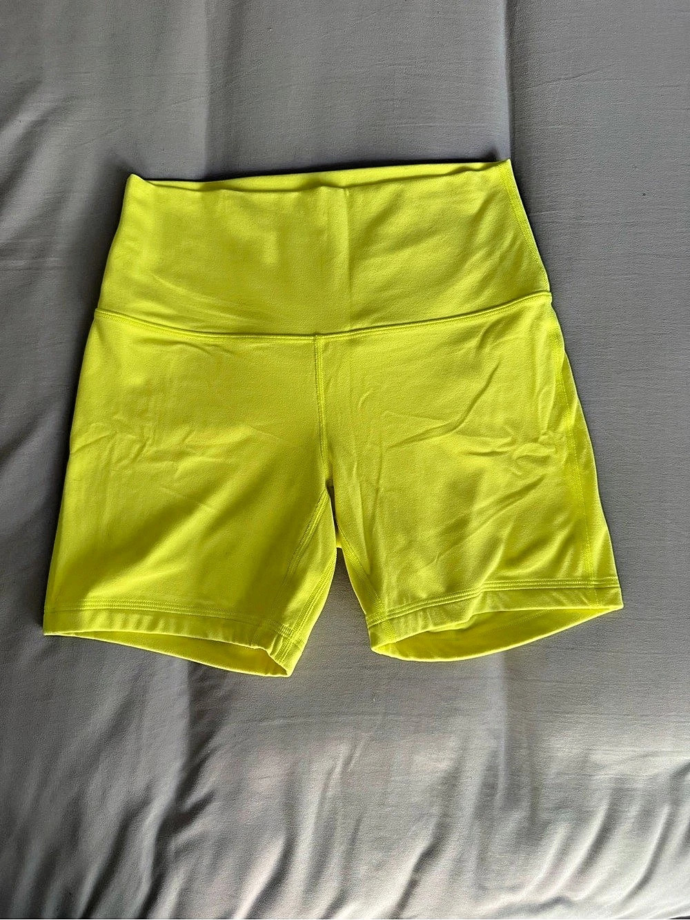 Lululemon Align High Rise Short 6" Yellow Serpentine Neon Size 8 Double Lined - Picture 2 of 3